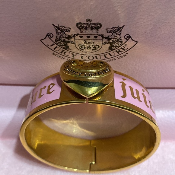 Juicy Couture Bangle Cuff Bracelet Pink Enamel Gold Heart Logo - Picture 3 of 9